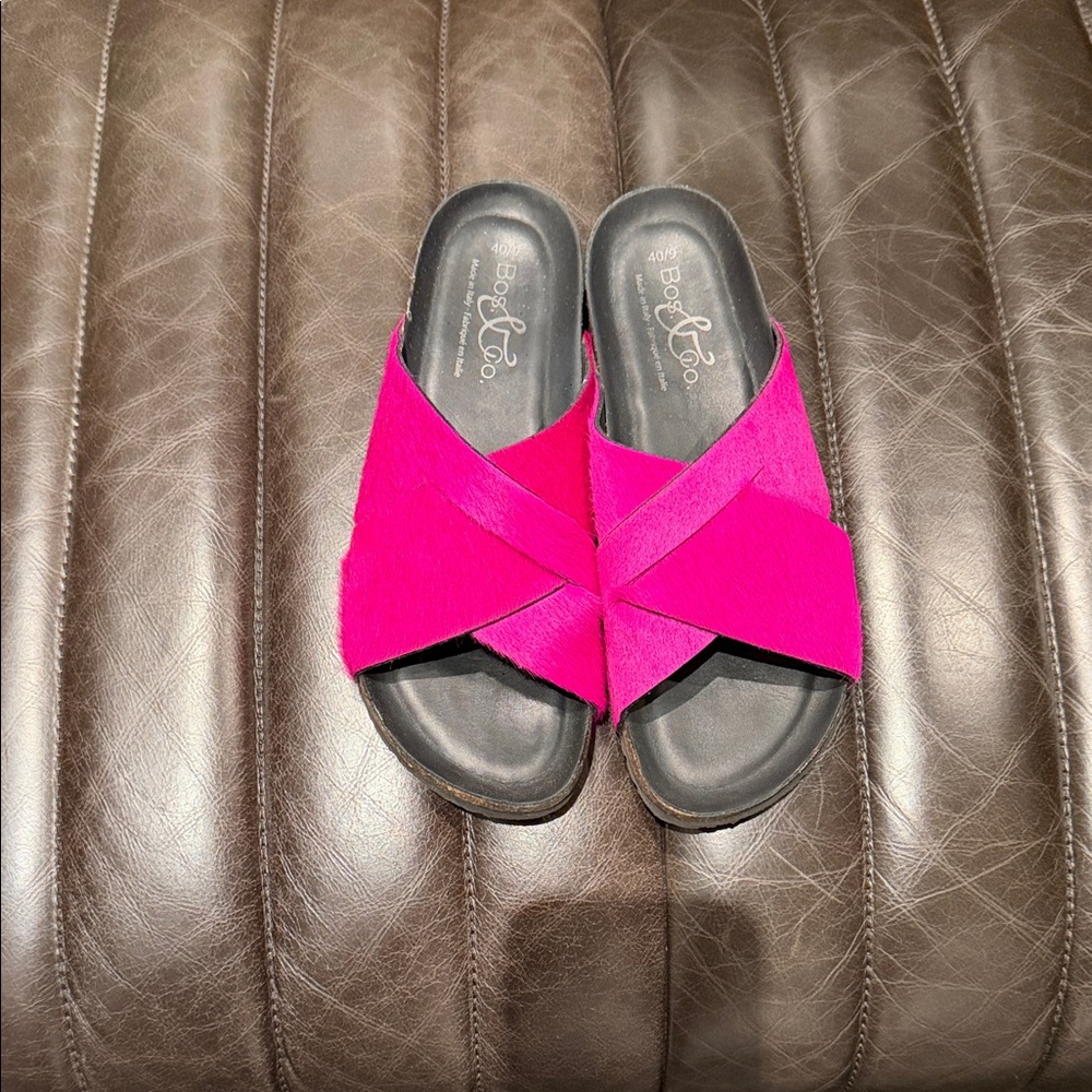 Bos. & Co. Funky bright pink Slides
